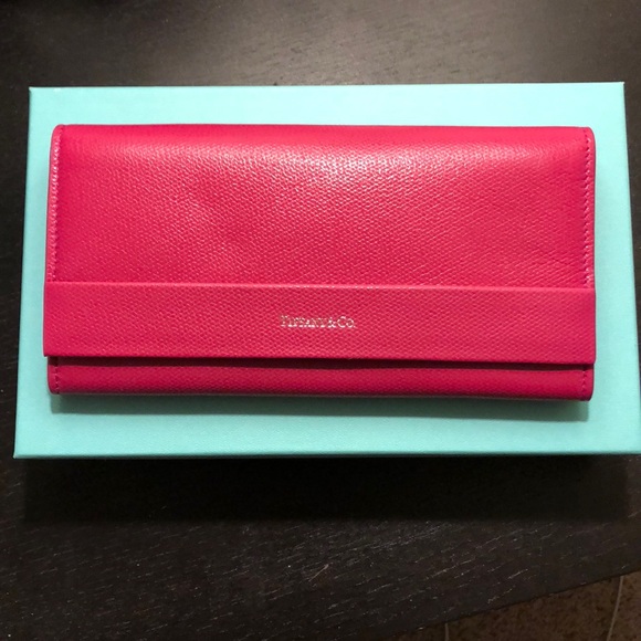 COPY - Pink leather Tiffany & Co wallet - Picture 1 of 4
